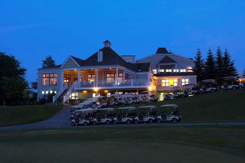 Manoir Des Sables Hotel & Golf Magog Eksteriør bilde