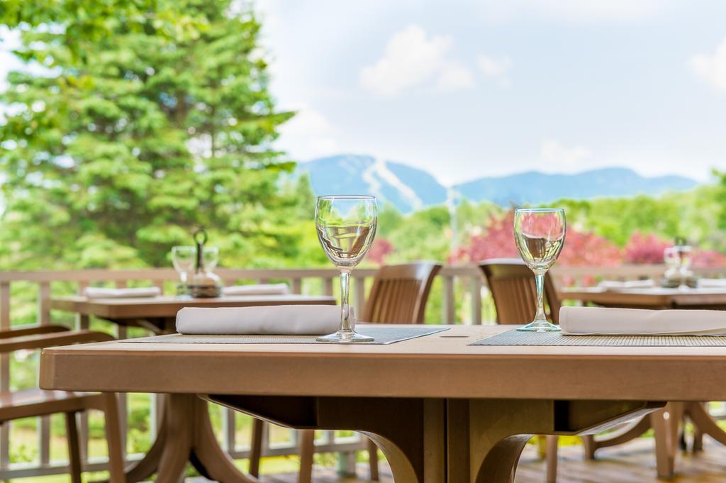 Manoir Des Sables Hotel & Golf Magog Eksteriør bilde